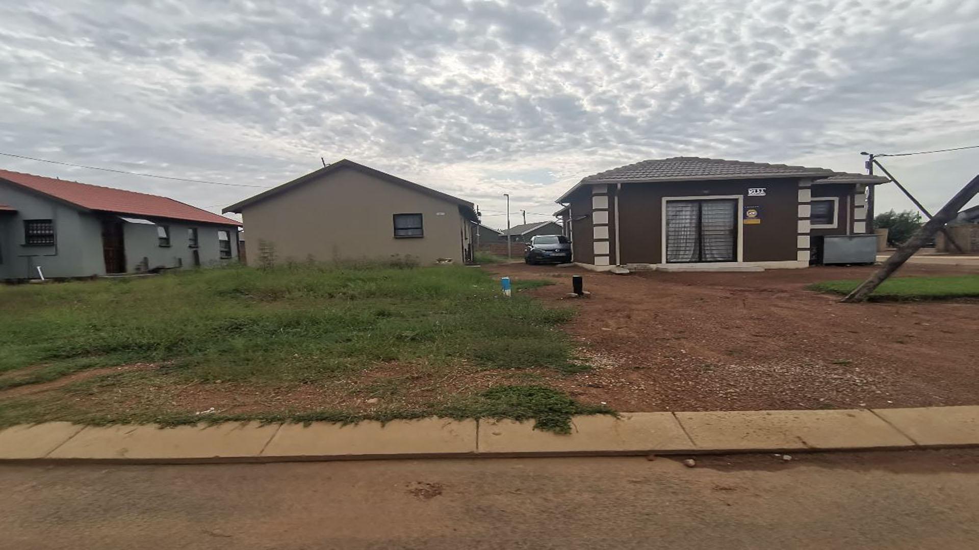 Front View of property in Savanna City