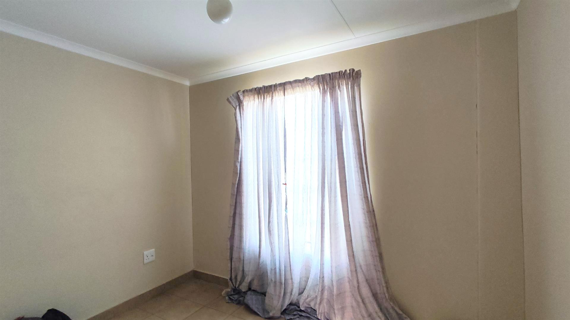 Bed Room 1 - 9 square meters of property in Palm Ridge