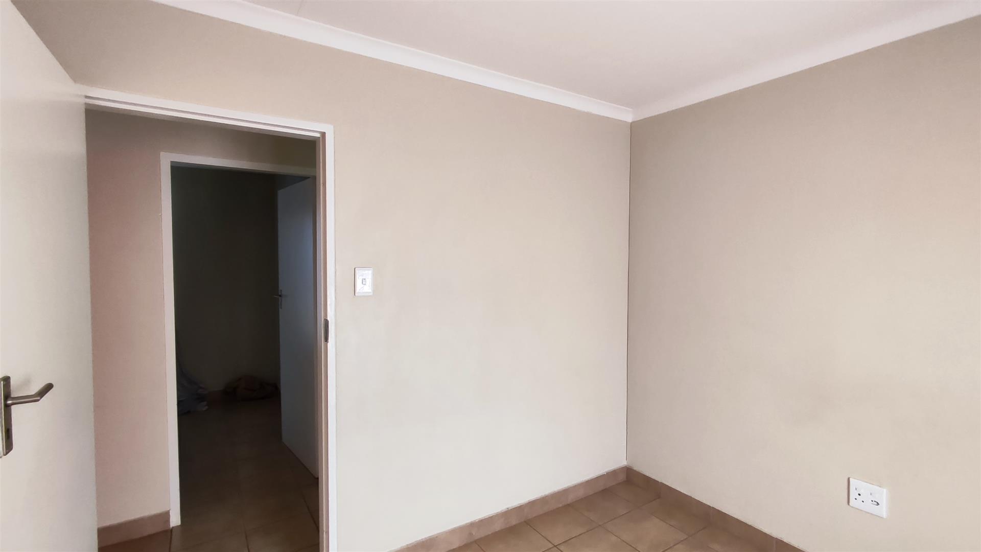 Bed Room 2 - 9 square meters of property in Palm Ridge