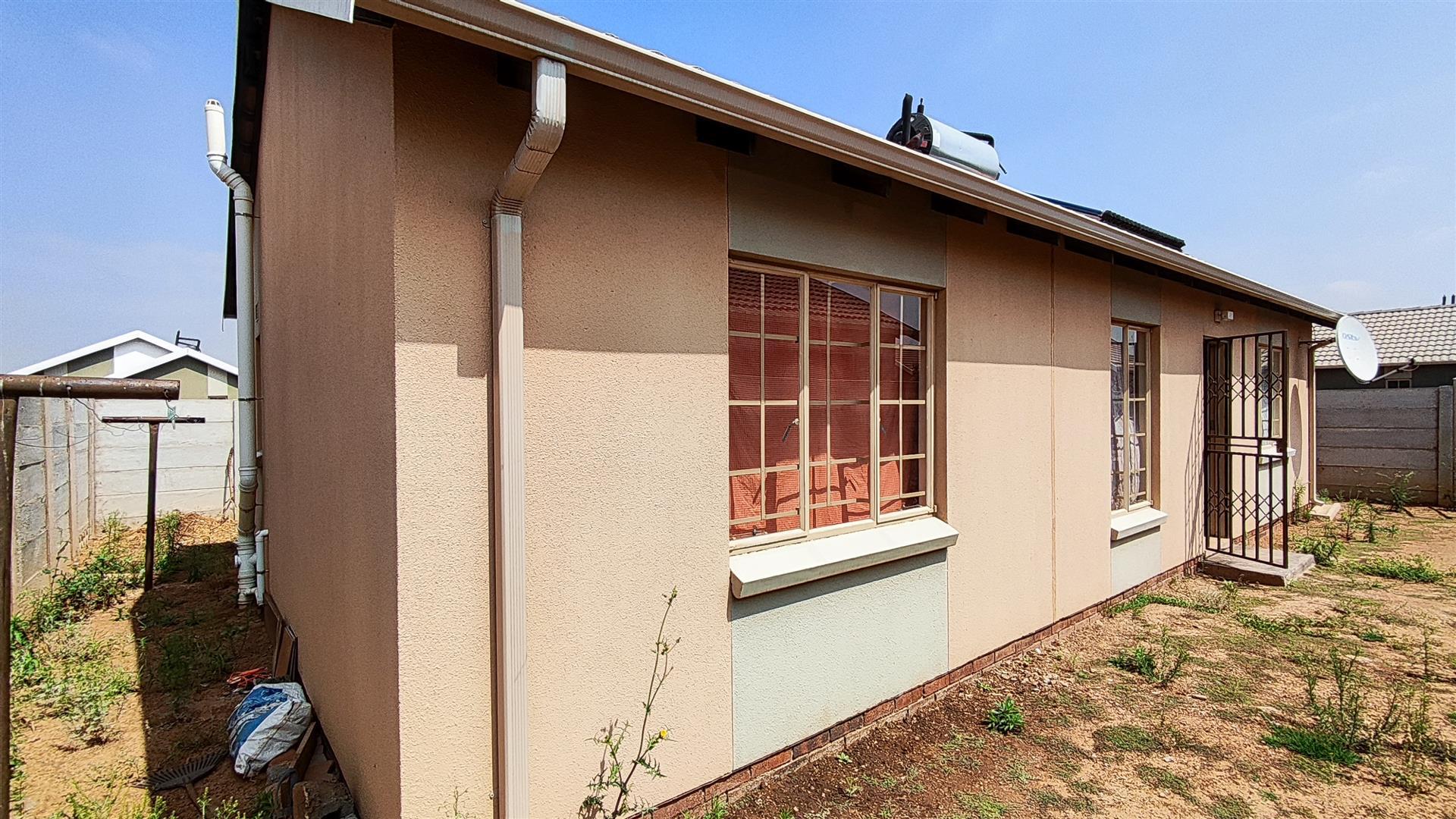 Front View of property in Palm Ridge