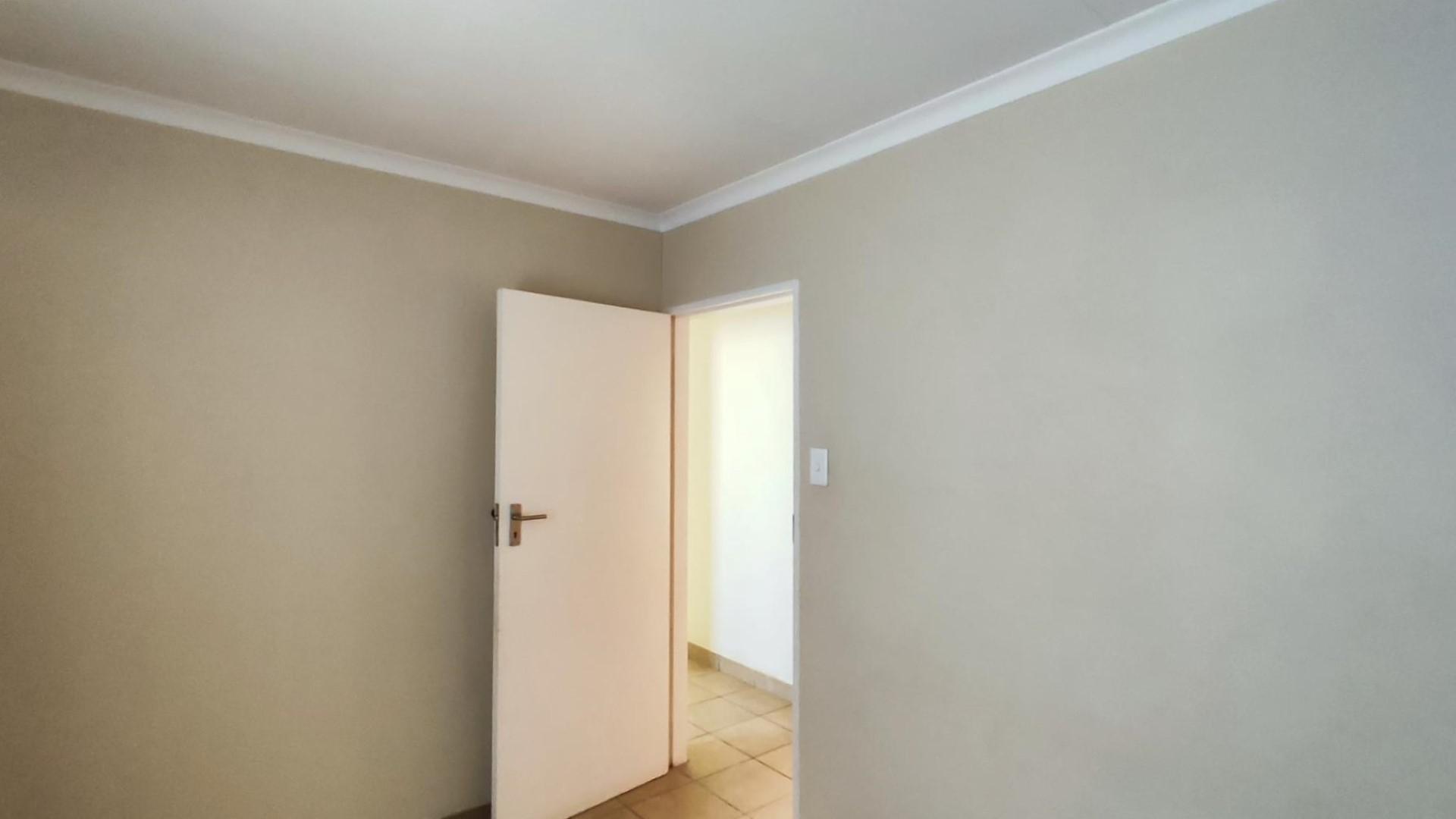 Bed Room 1 - 9 square meters of property in Palm Ridge