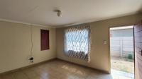 Lounges - 20 square meters of property in Palm Ridge