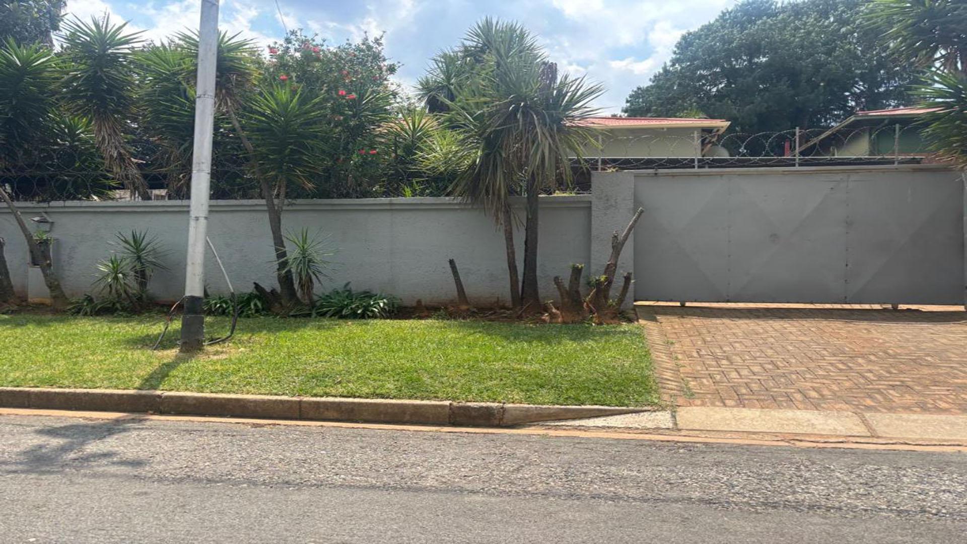 Front View of property in Florida