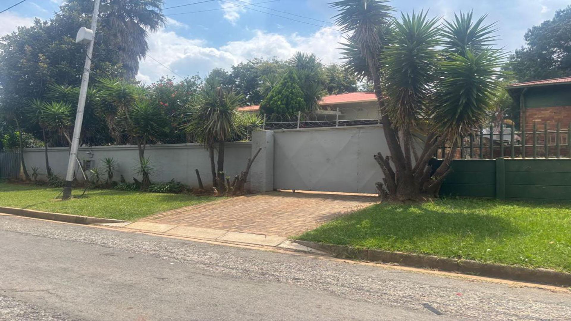 Front View of property in Florida