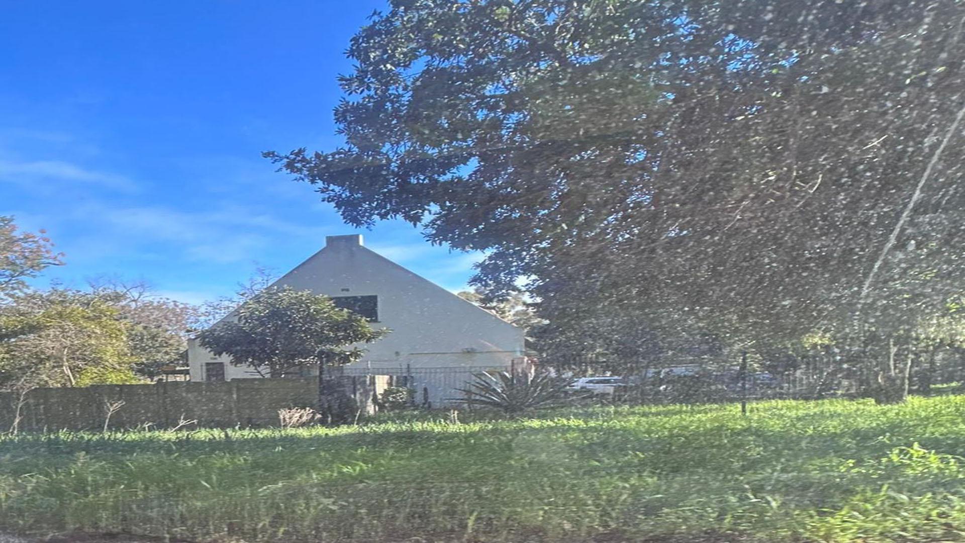 Front View of property in Fairview
