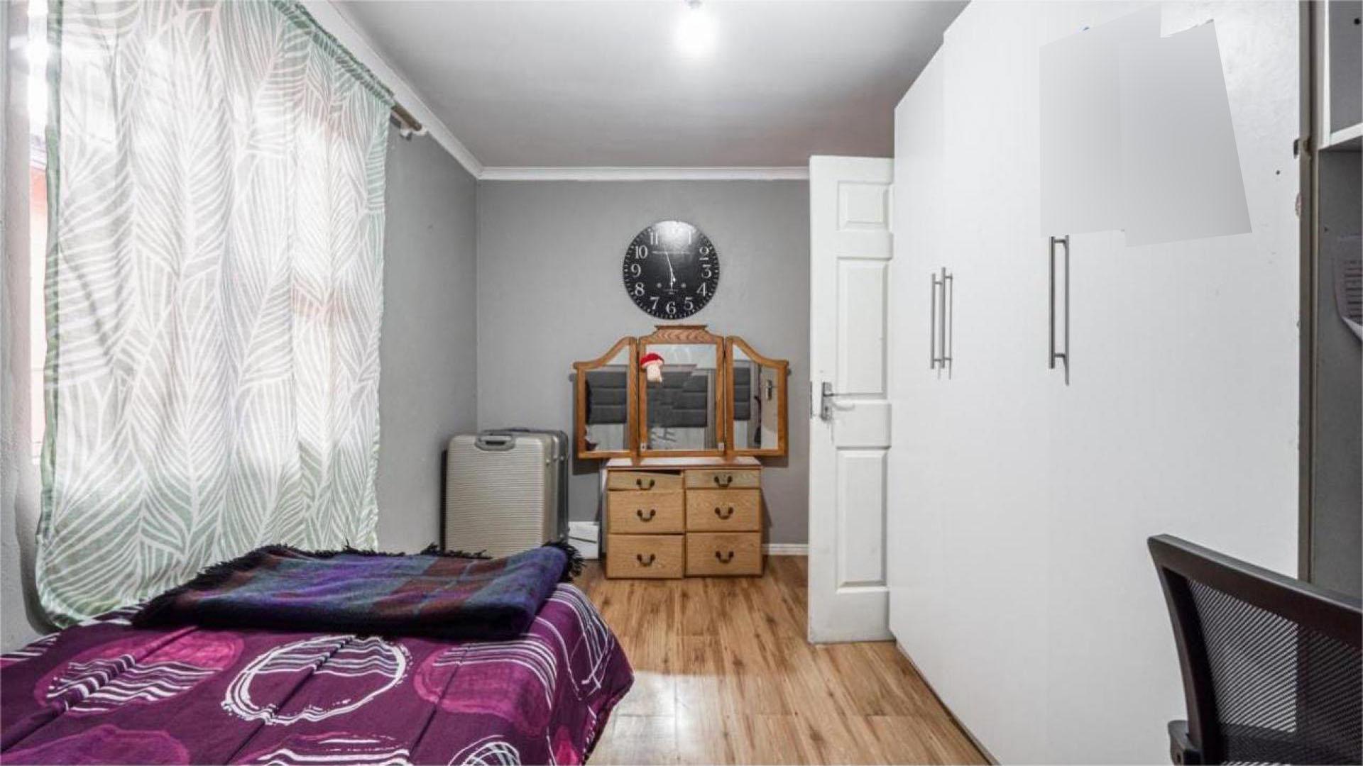 Bed Room 1 of property in Mitchells Plain