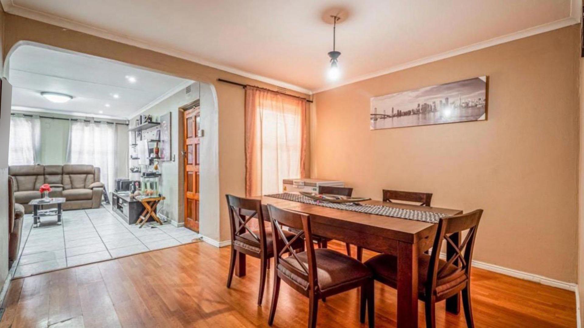 Dining Room of property in Mitchells Plain