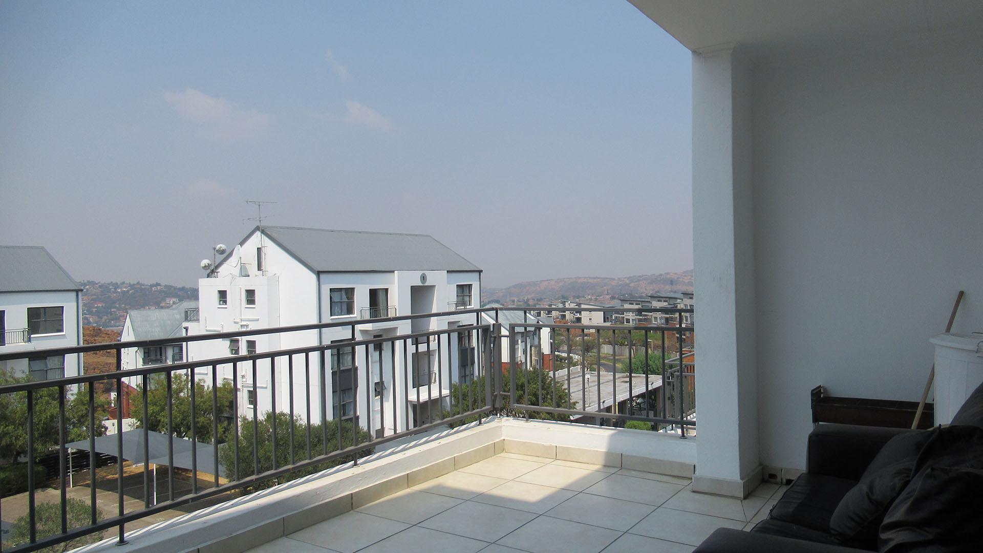 Balcony - 20 square meters of property in Oakdene