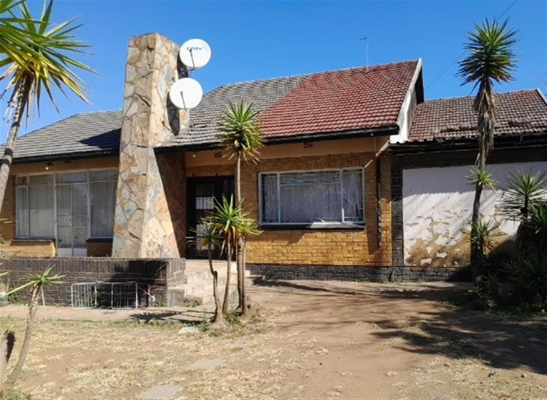 Front View of property in Primrose