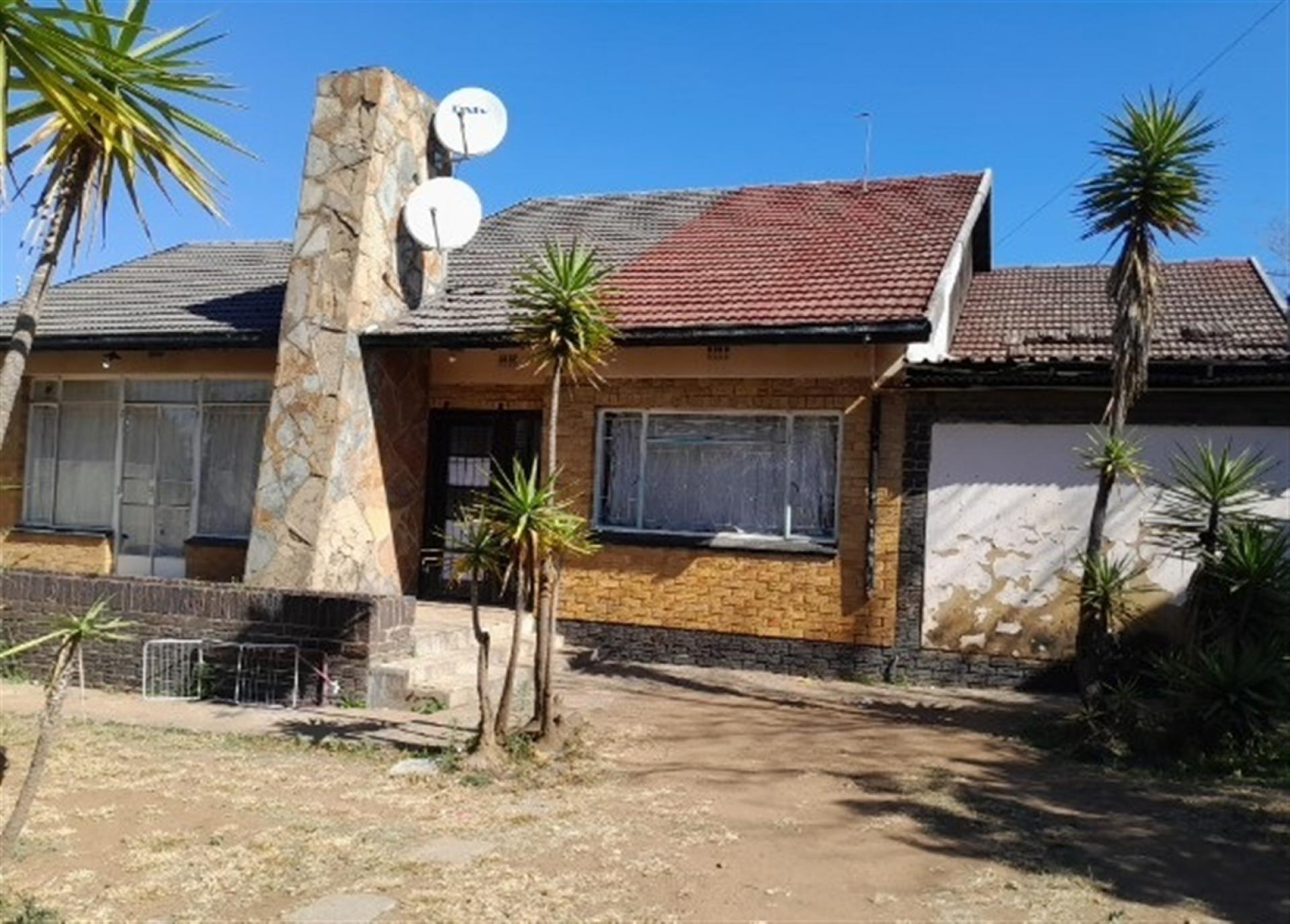 Front View of property in Primrose