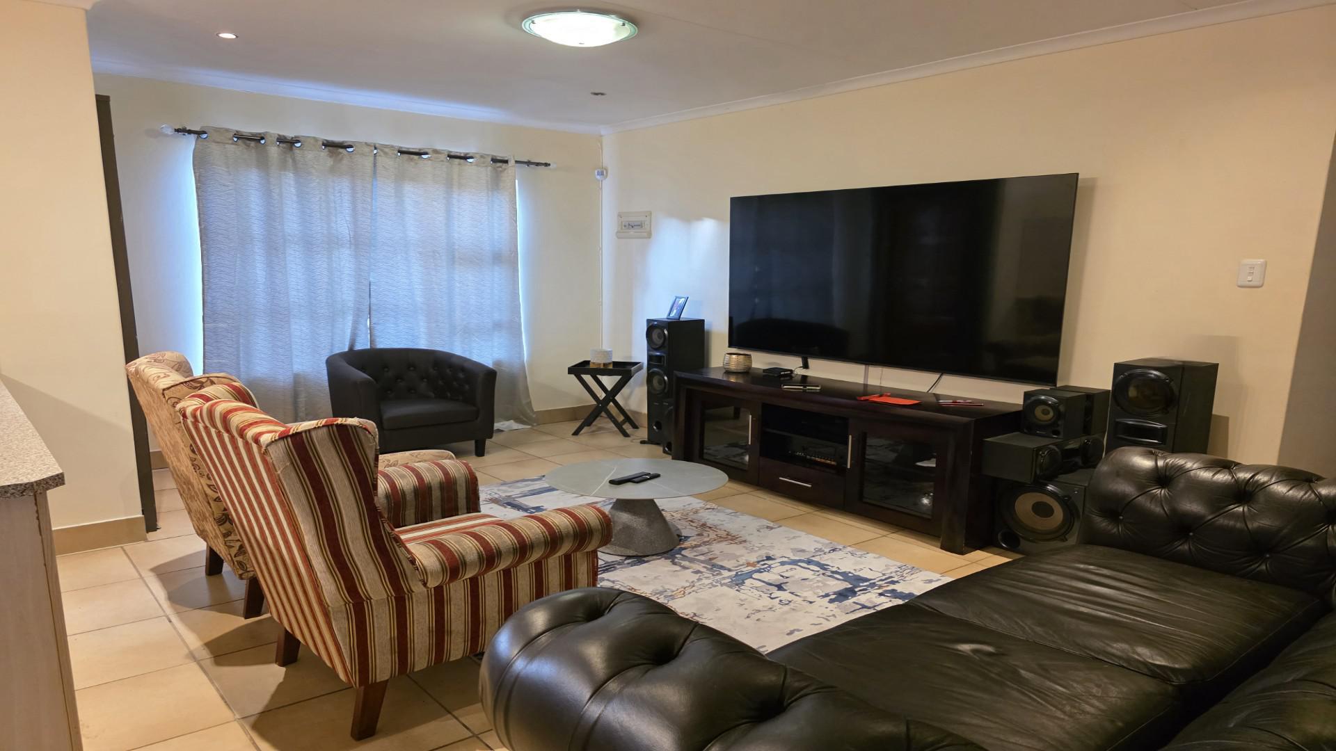 Lounges of property in Shellyvale