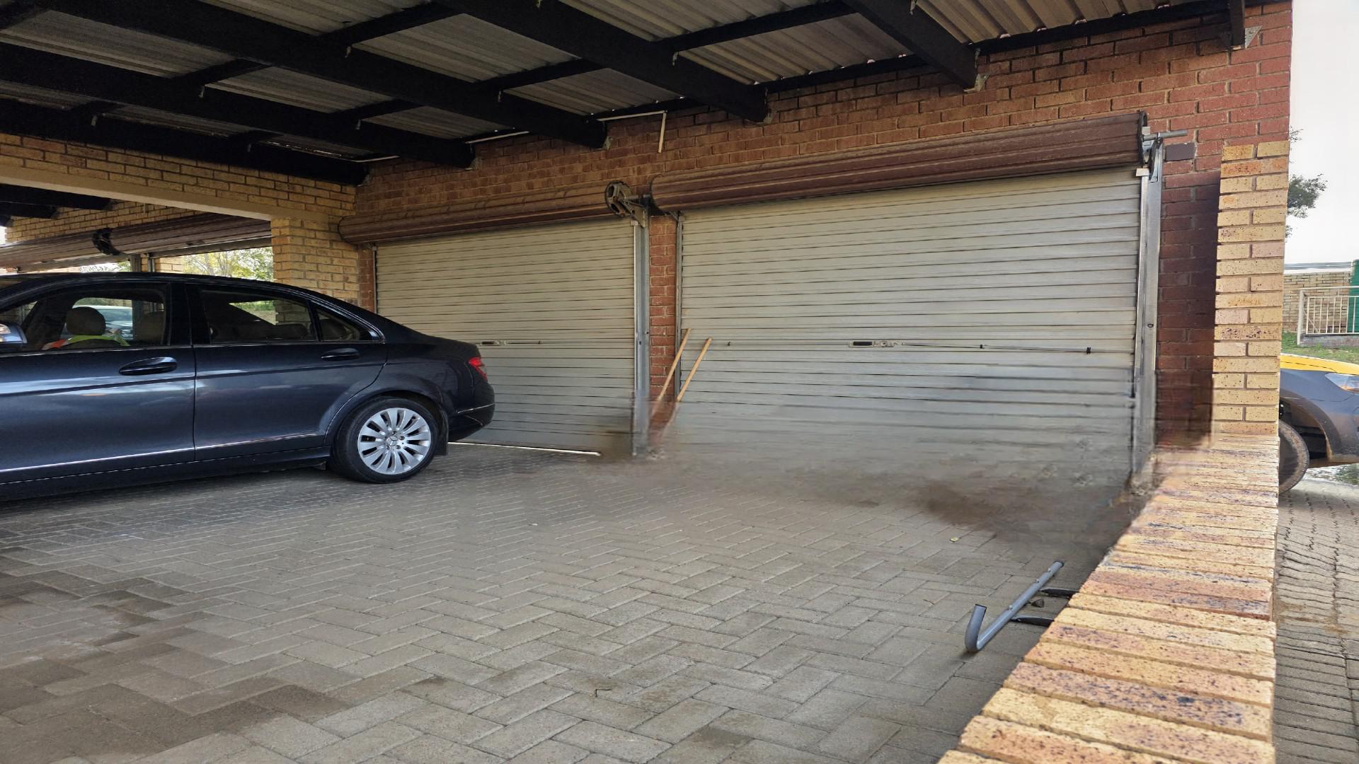 Garage of property in Shellyvale