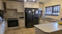 Kitchen of property in Shellyvale
