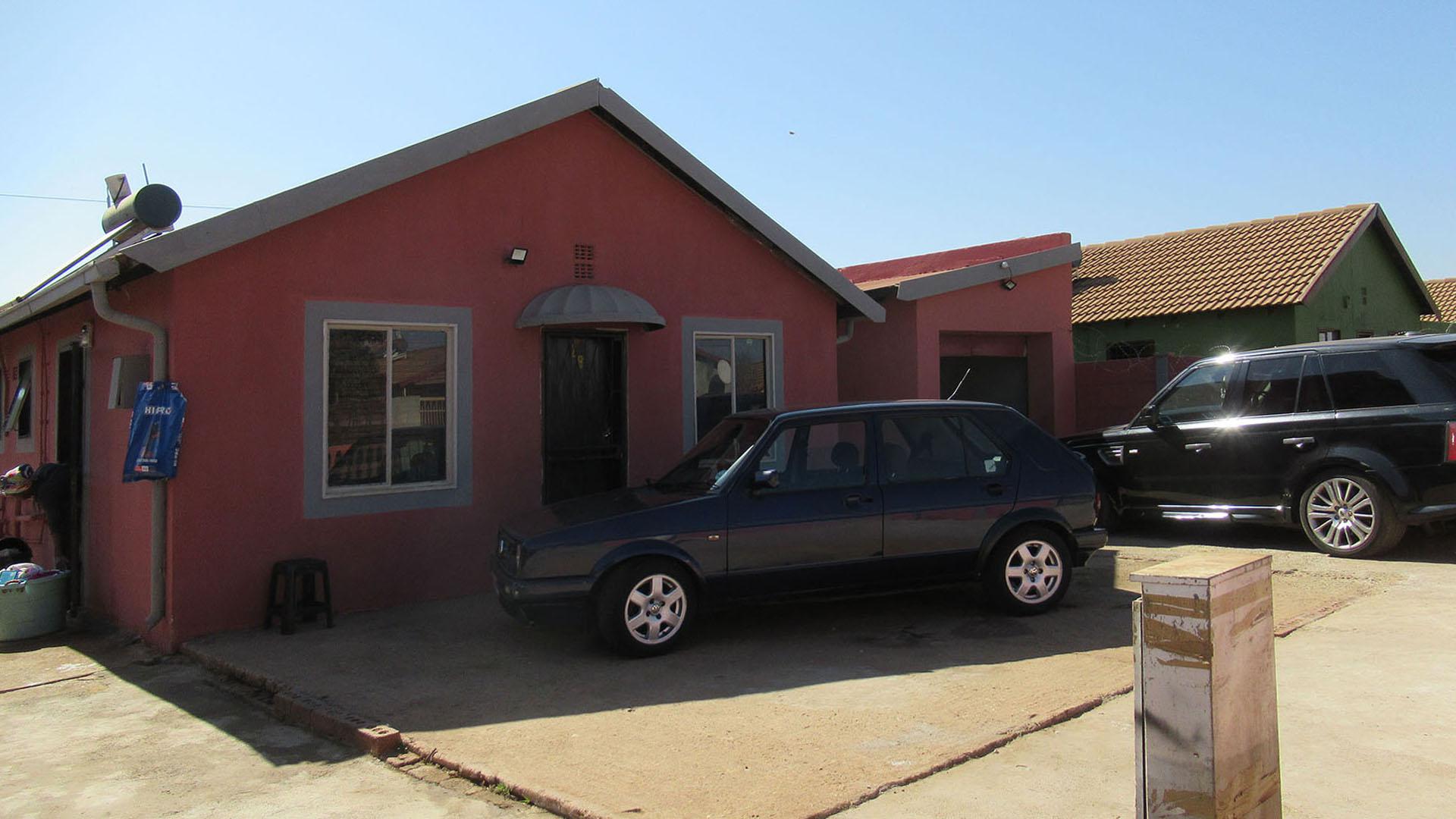 Front View of property in Lenasia