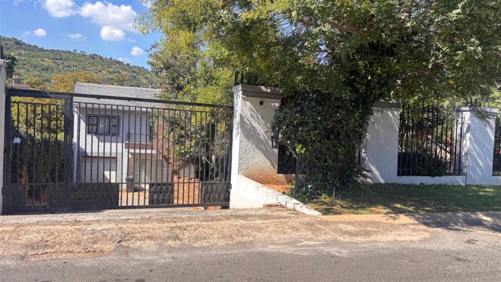 Front View of property in Winchester Hills
