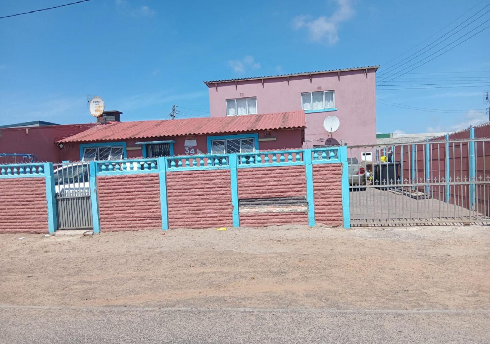 Front View of property in Heideveld