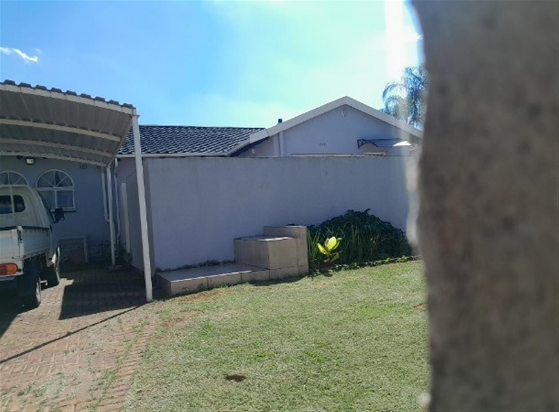 Front View of property in Verwoerdpark