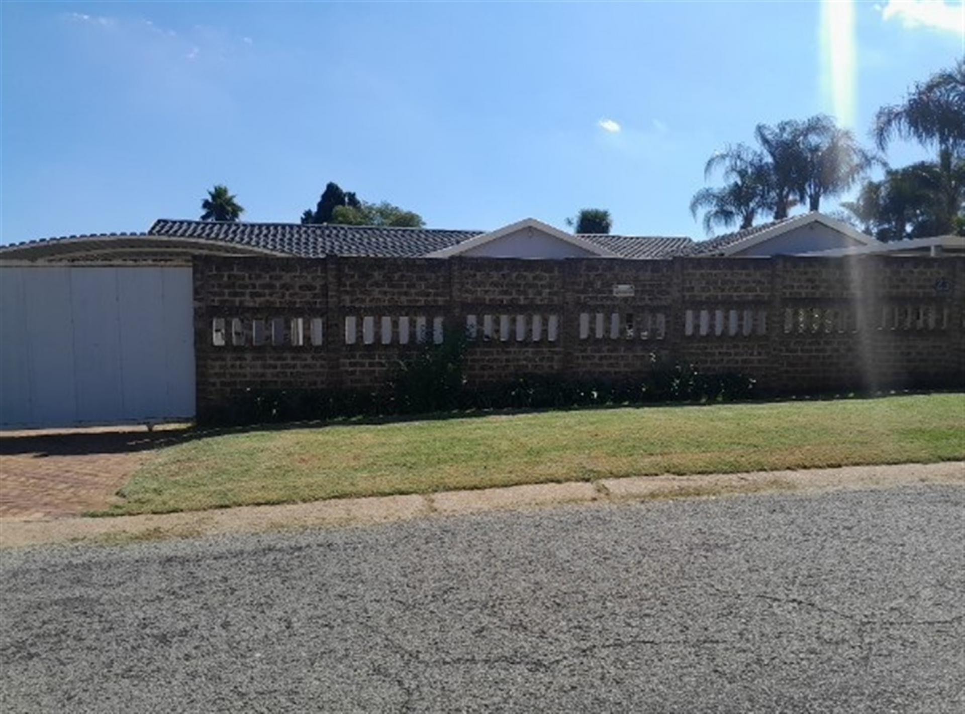 Front View of property in Verwoerdpark