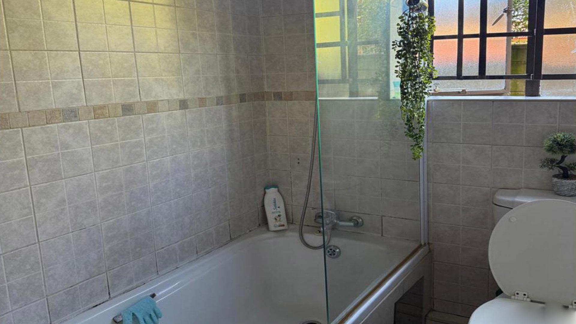 Bathroom 1 of property in Brits