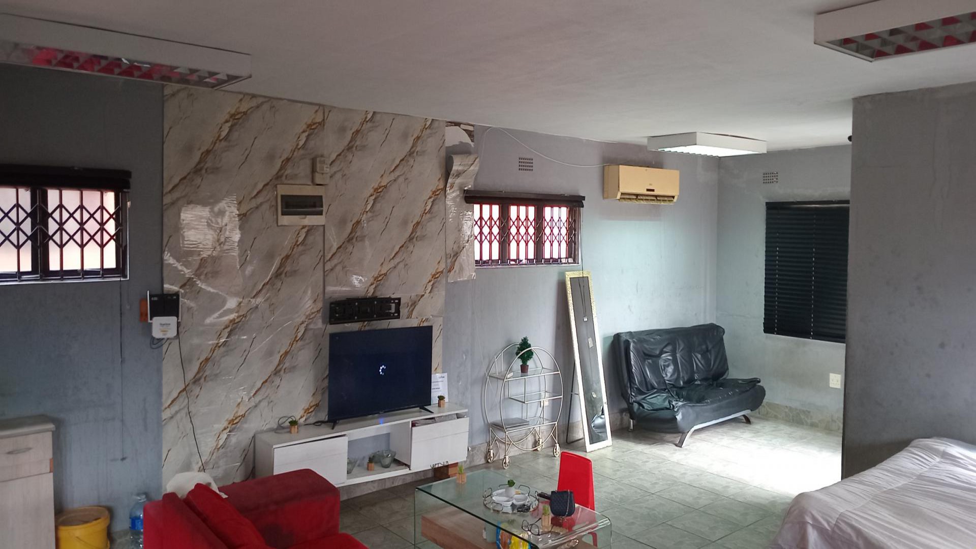 Lounges of property in KwaMashu