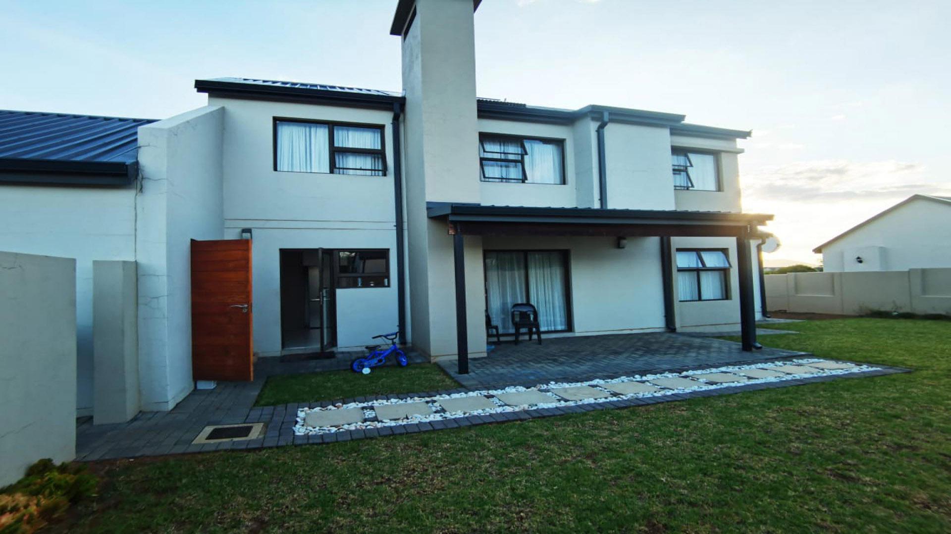 Backyard of property in Hartbeespoort