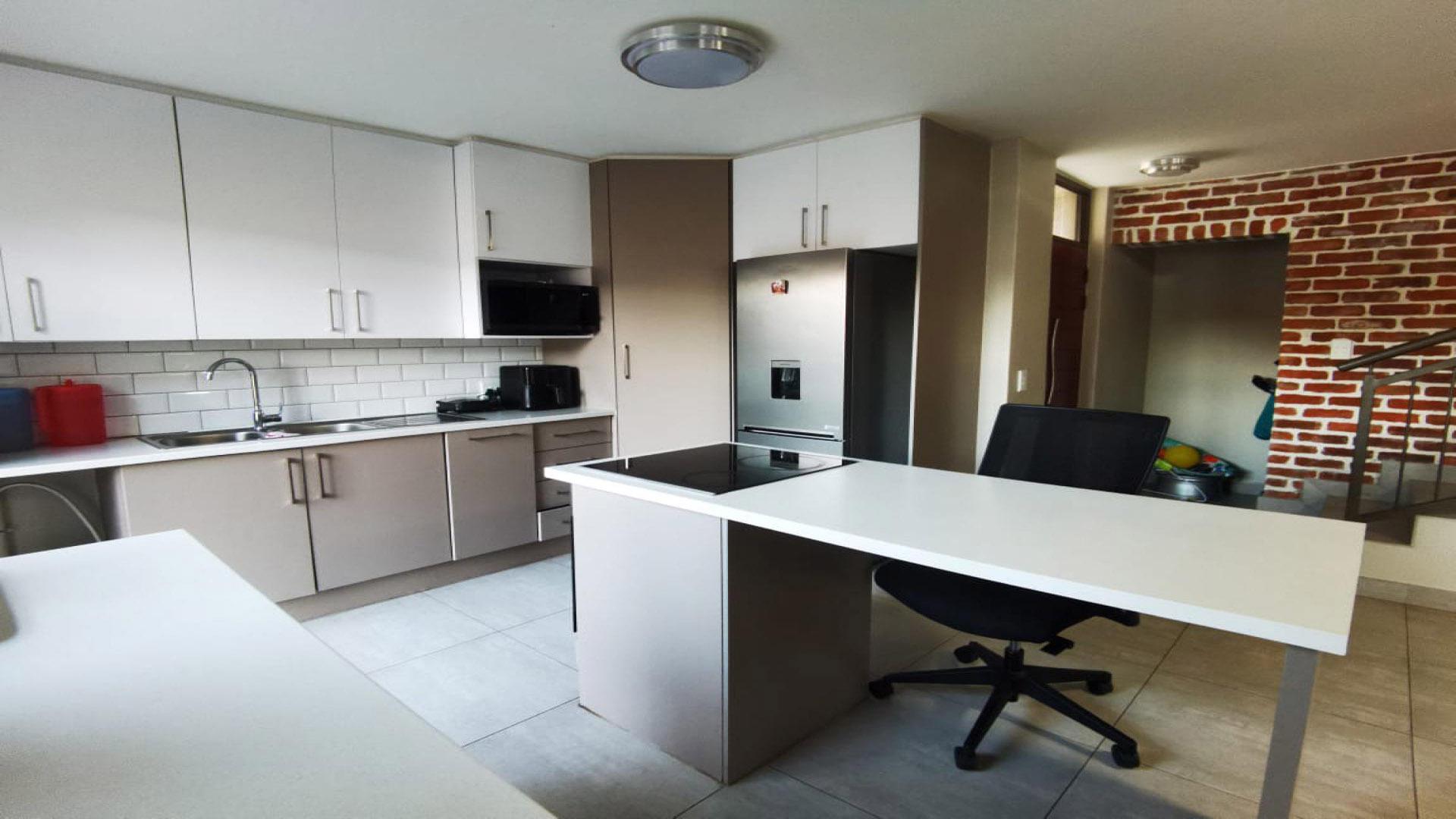 Kitchen of property in Hartbeespoort