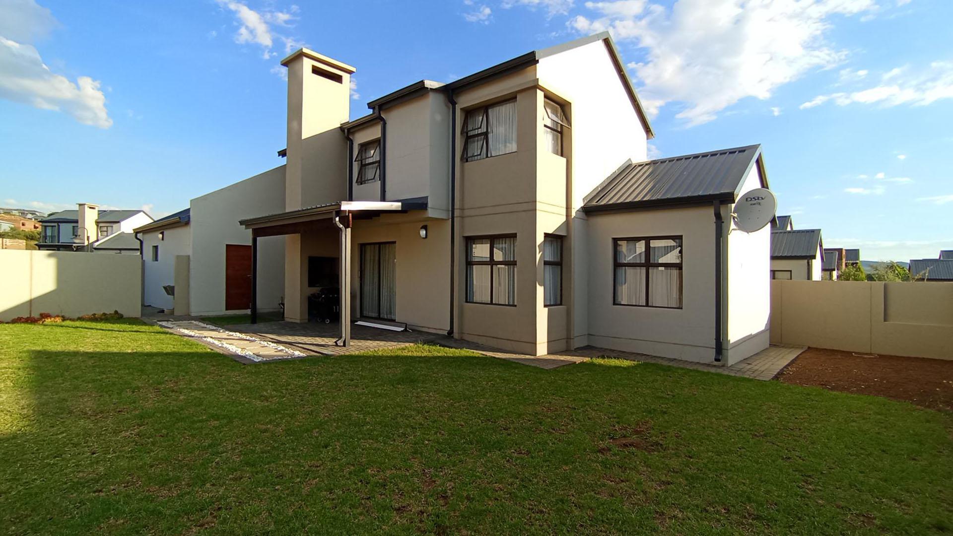 Backyard of property in Hartbeespoort