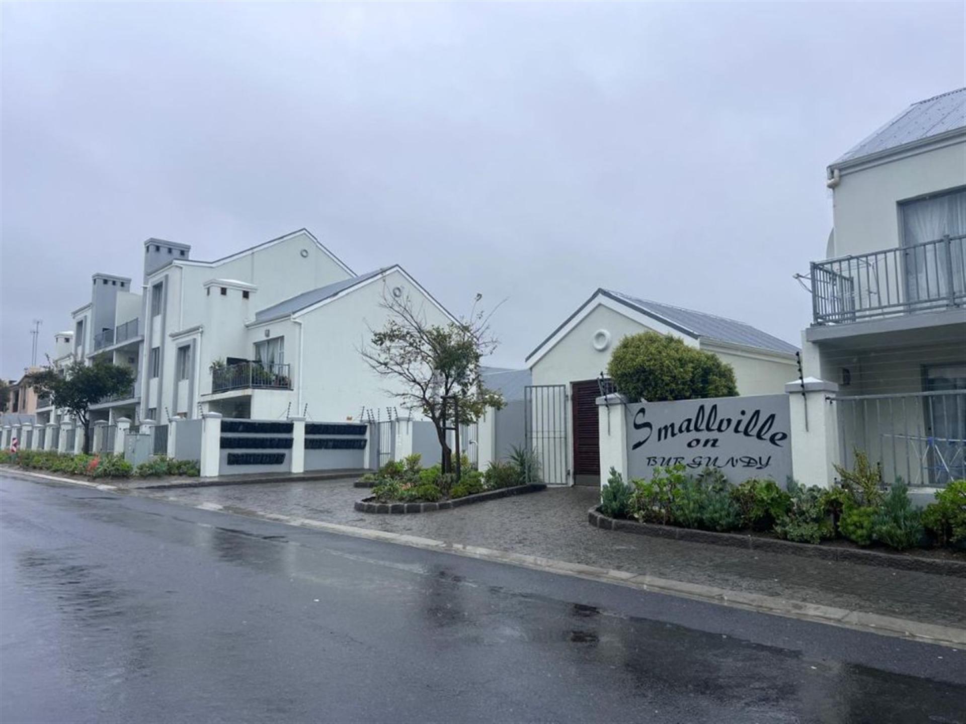 Front View of property in Burgundy Estate