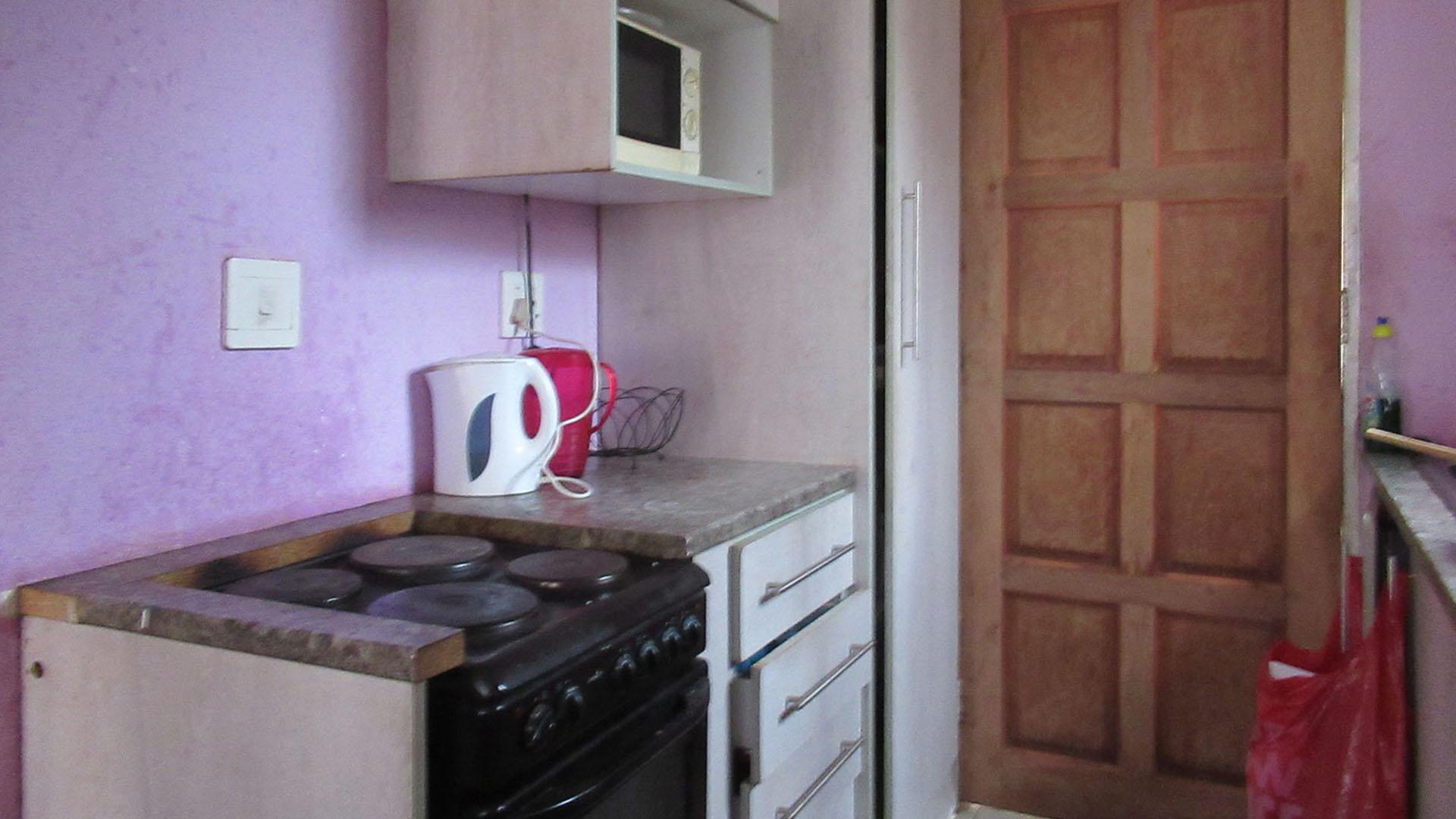 Kitchen - 4 square meters of property in Savanna City