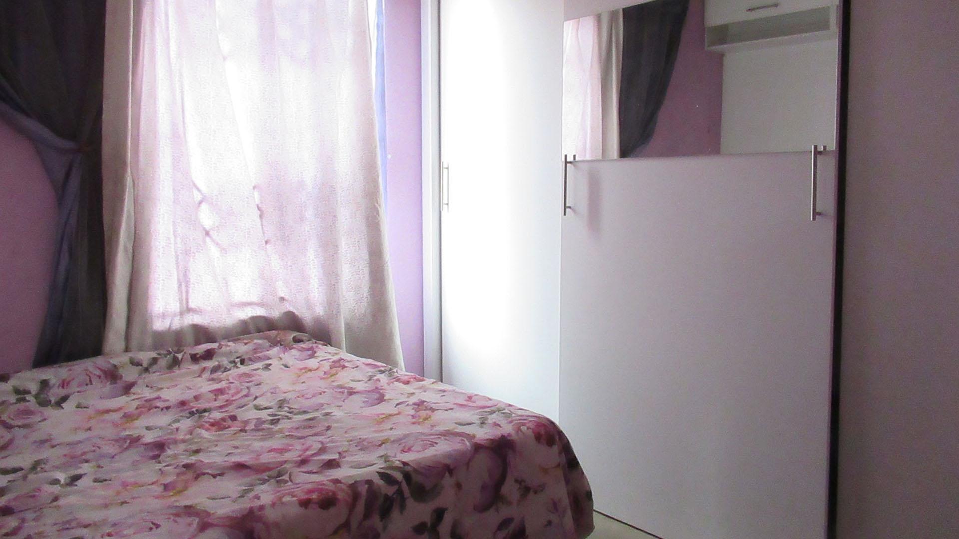 Main Bedroom - 10 square meters of property in Savanna City