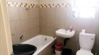 Bathroom 1 of property in Protea Glen