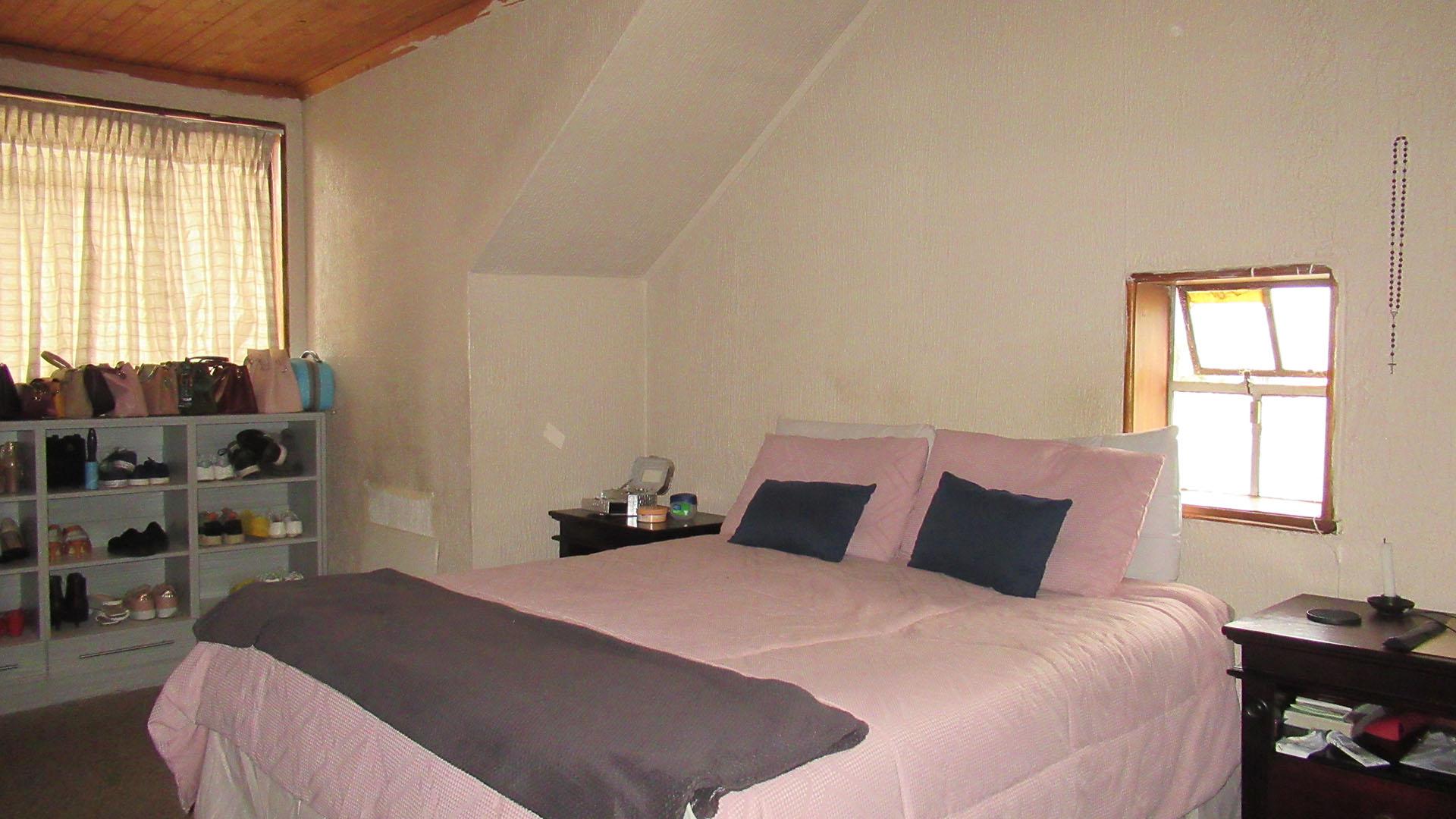 Bed Room 4 - 22 square meters of property in Kibler Park