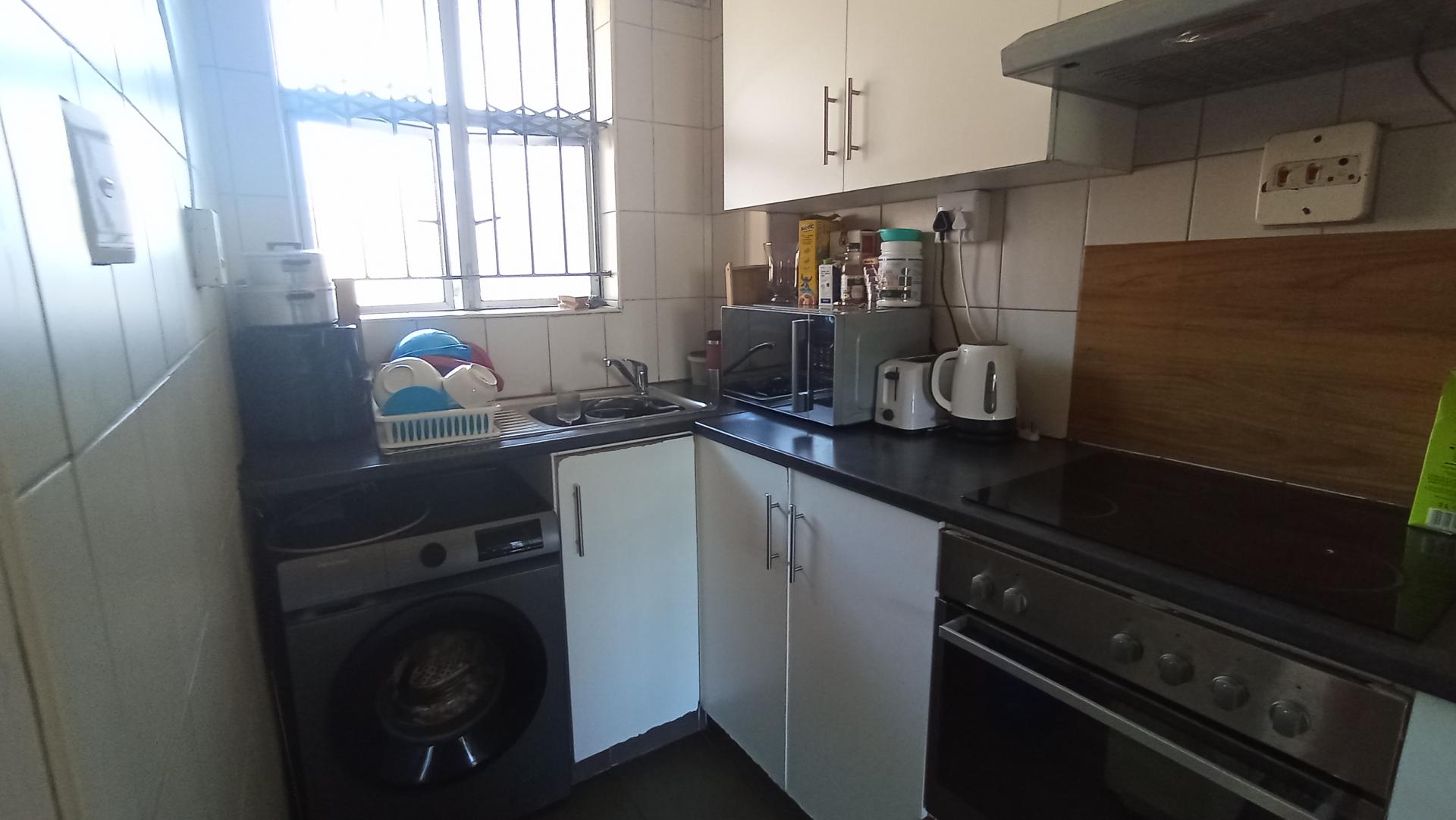 Kitchen - 7 square meters of property in Durban Central