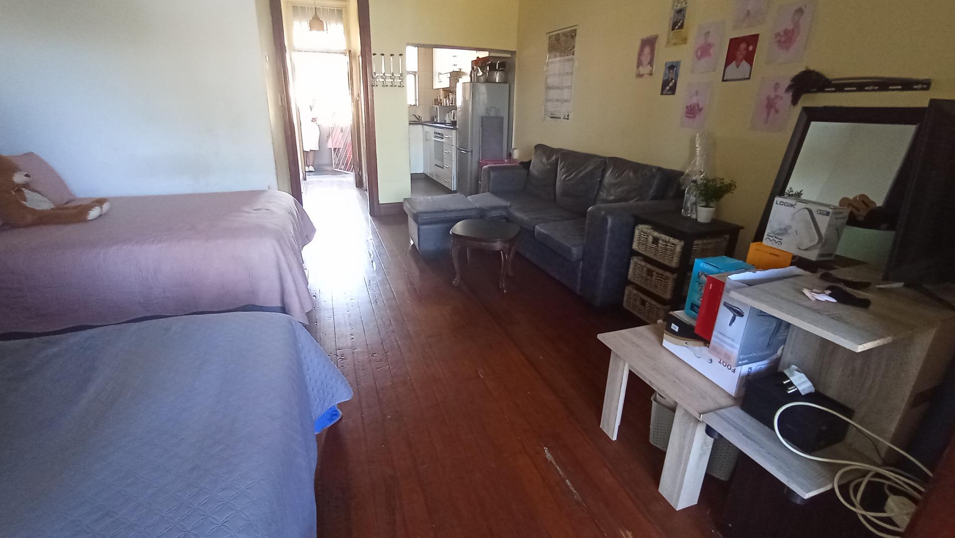 Lounges of property in Durban Central