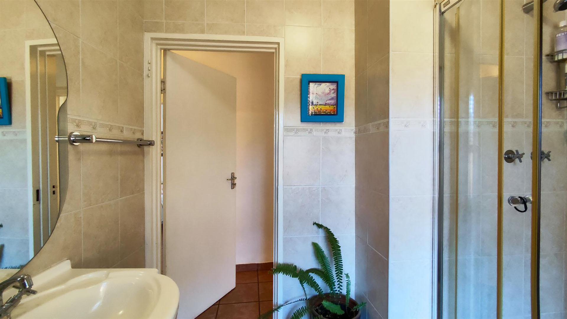 Bathroom 1 - 6 square meters of property in Northmead