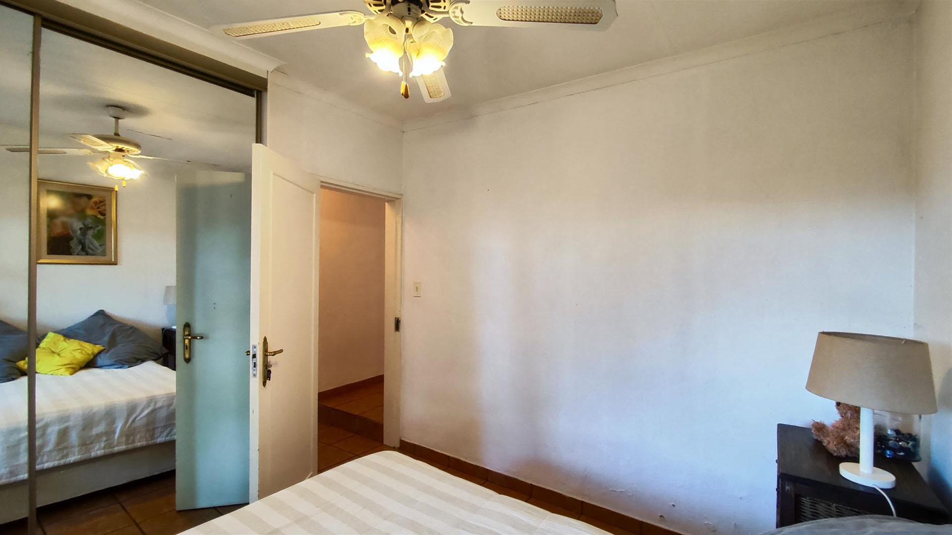 Bed Room 1 - 12 square meters of property in Northmead