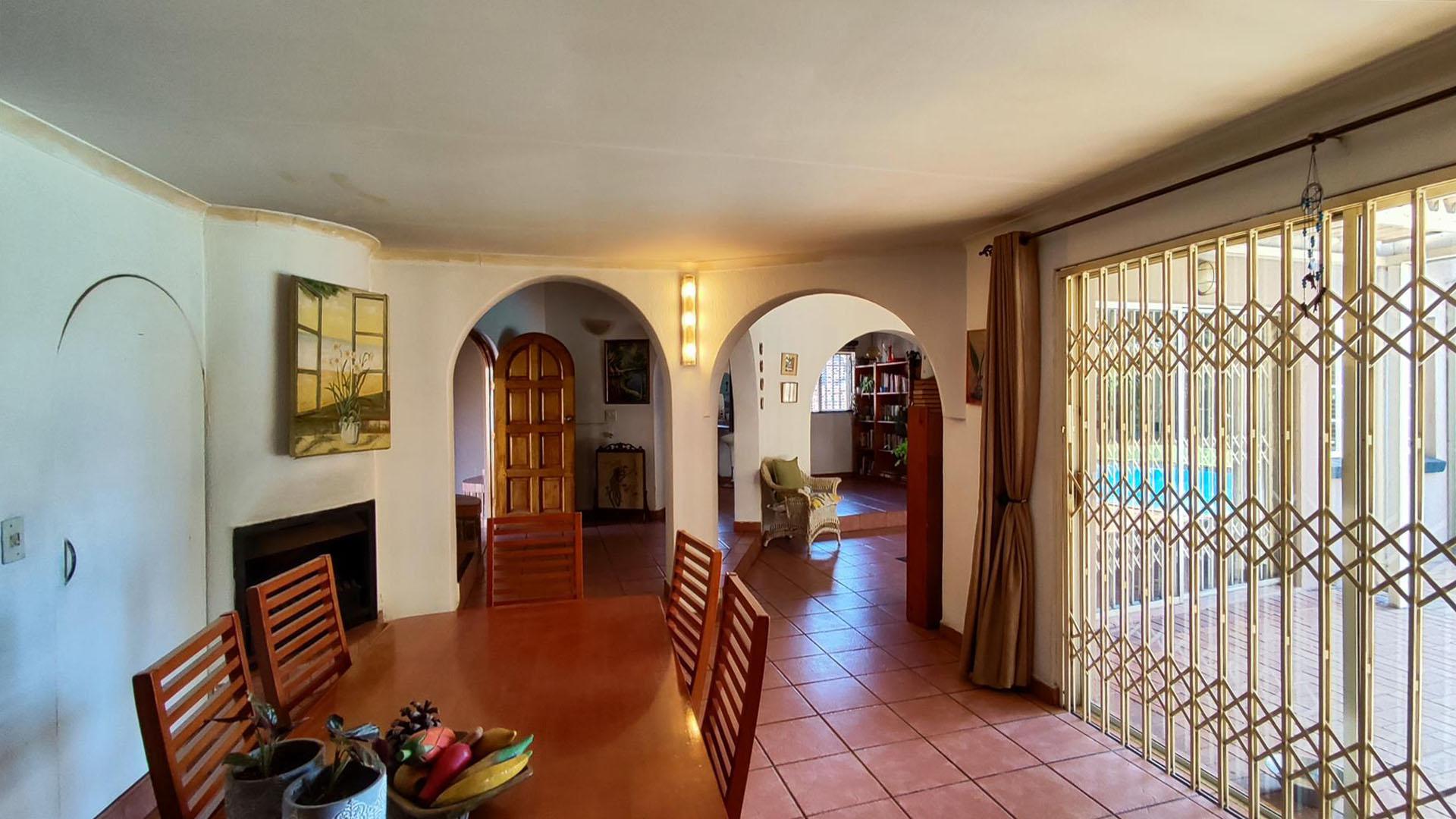 Dining Room - 24 square meters of property in Northmead