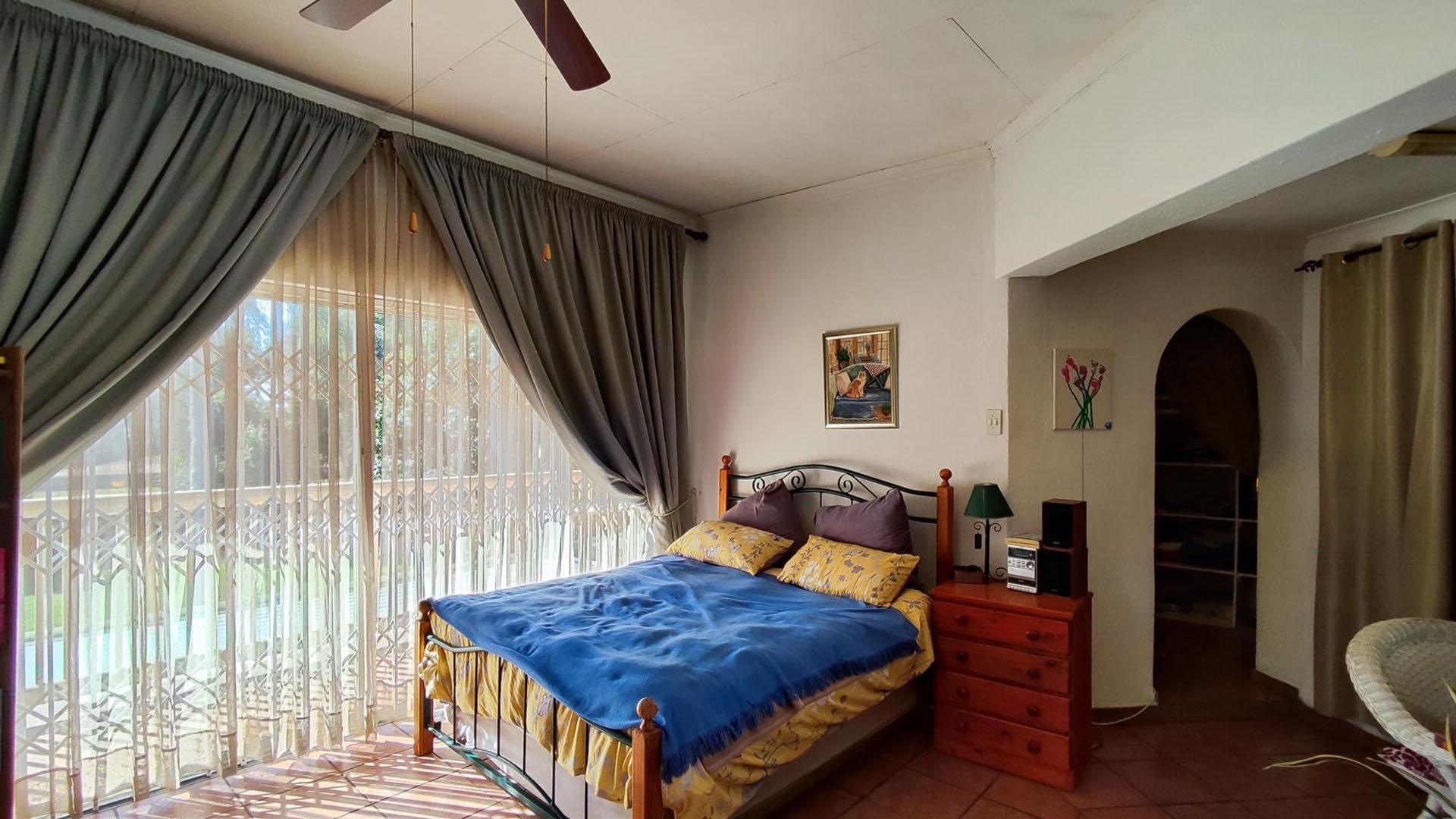 Main Bedroom - 29 square meters of property in Northmead