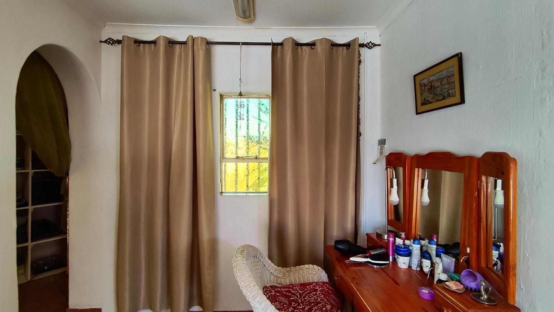 Main Bedroom - 29 square meters of property in Northmead