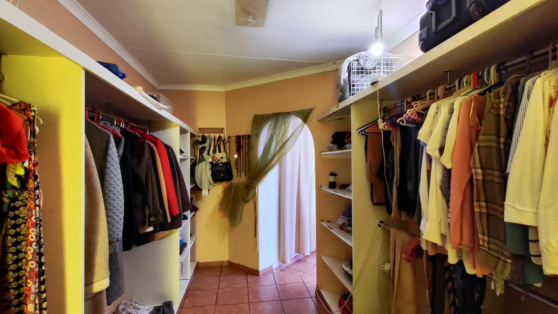 Main Bedroom - 29 square meters of property in Northmead