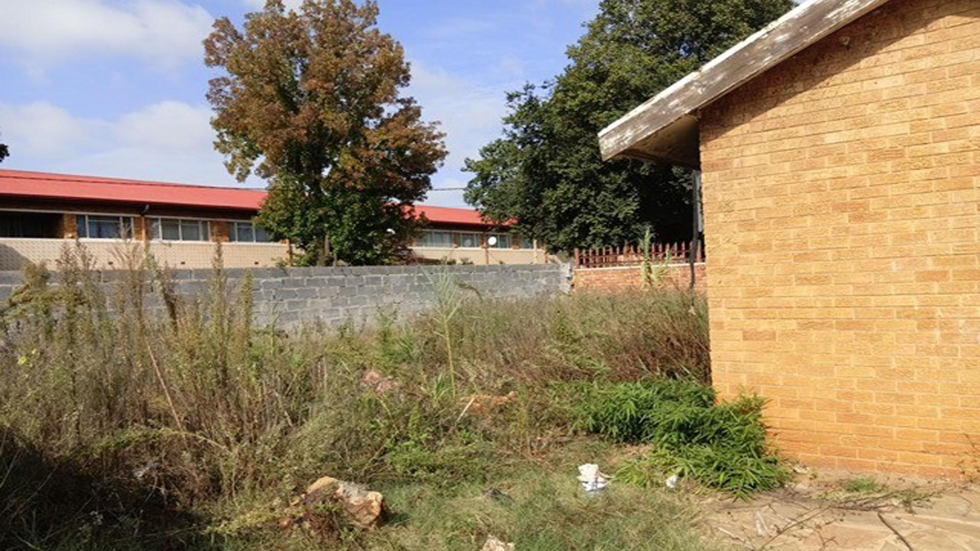 Backyard of property in Delmas