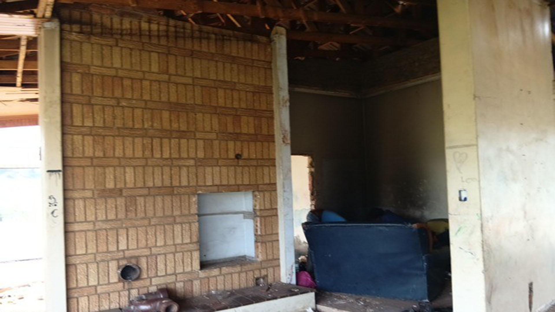 Spaces of property in Delmas