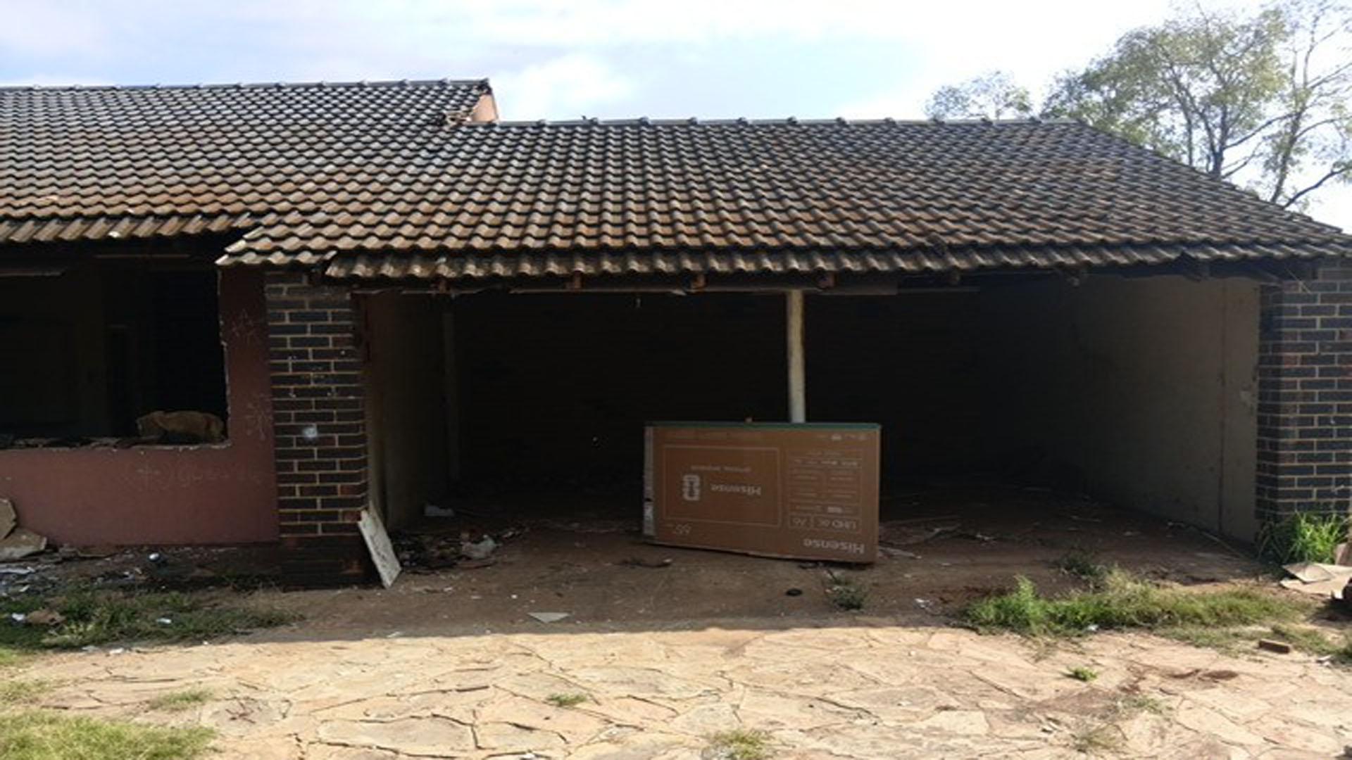 Front View of property in Delmas