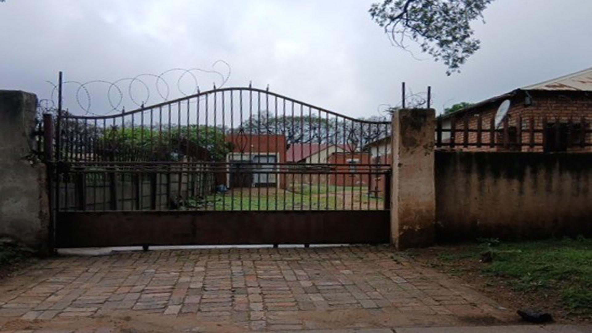 Front View of property in Emalahleni (Witbank) 
