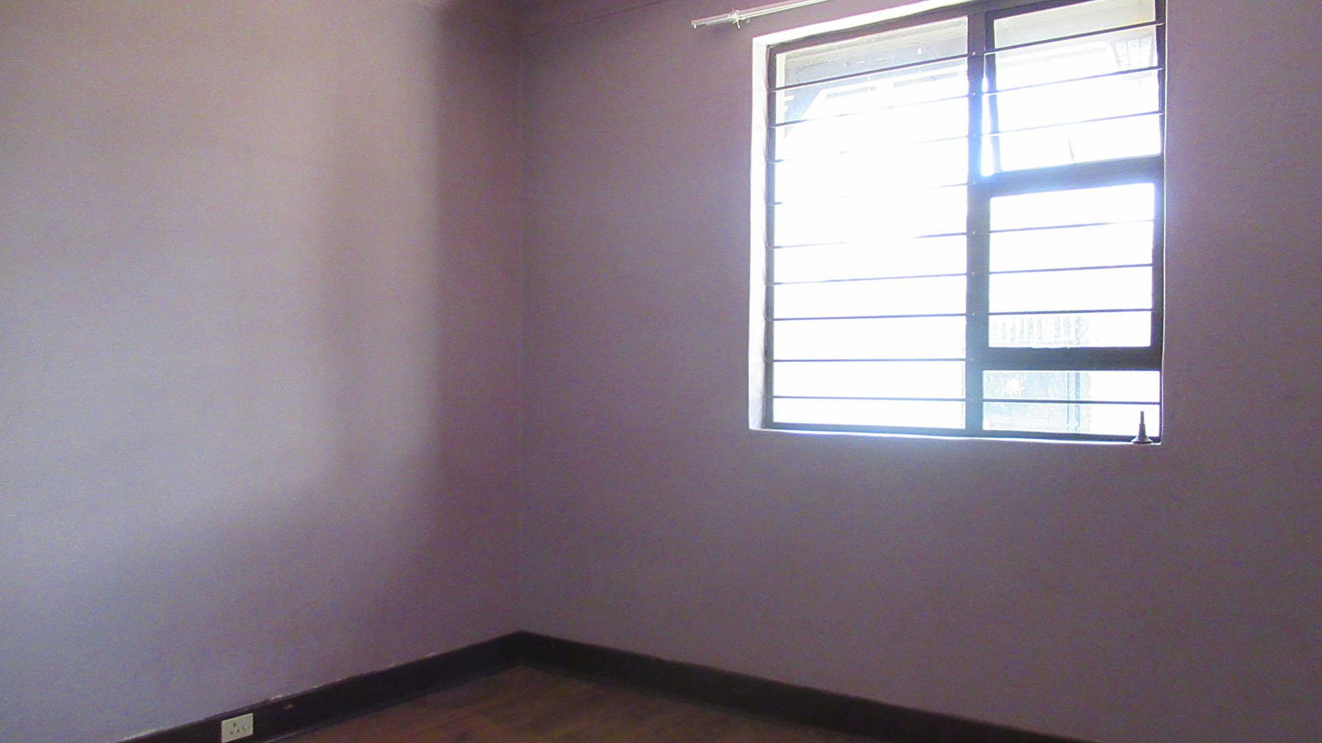 Bed Room 2 - 18 square meters of property in The Hill