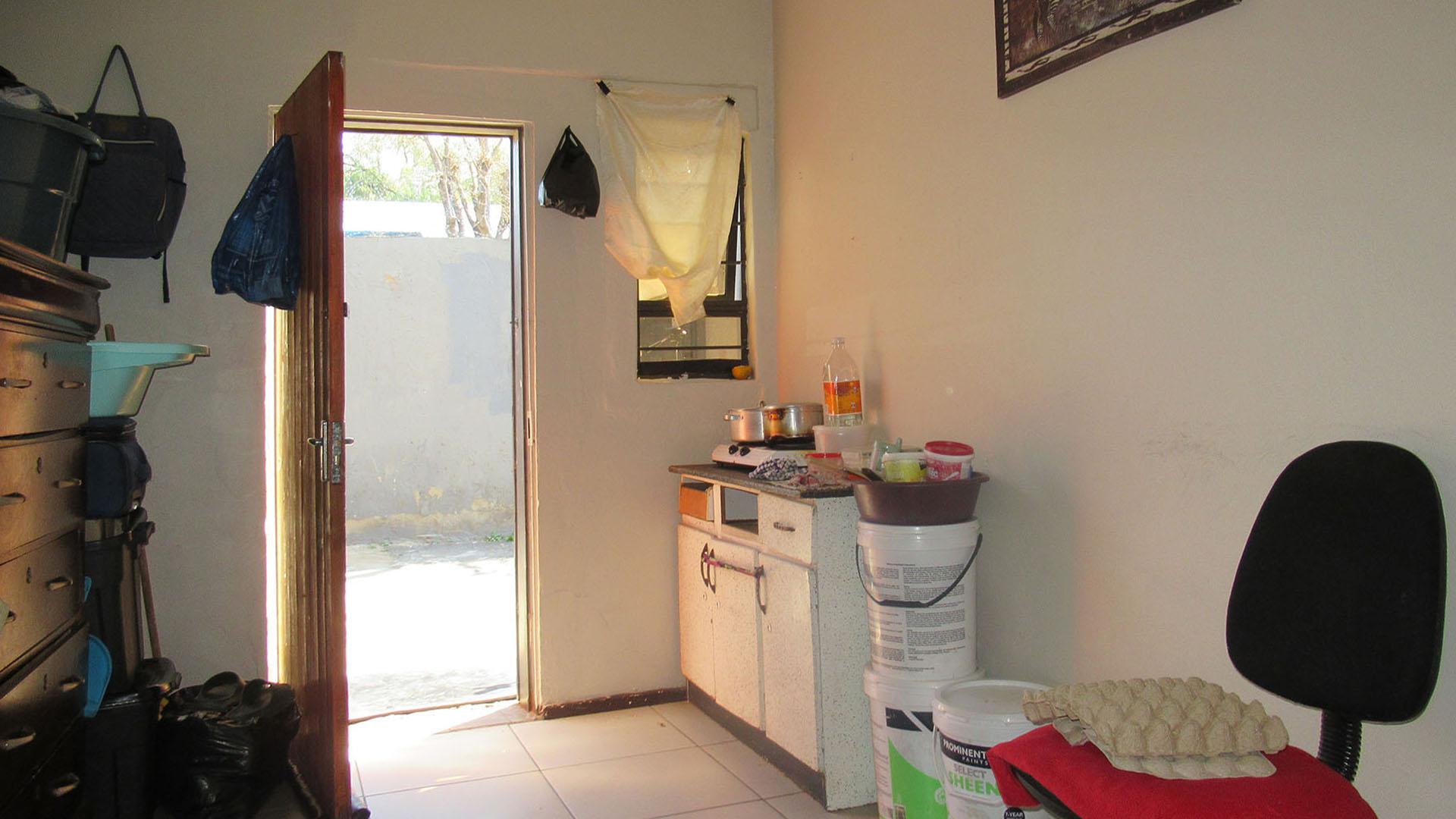 Bed Room 3 - 17 square meters of property in The Hill