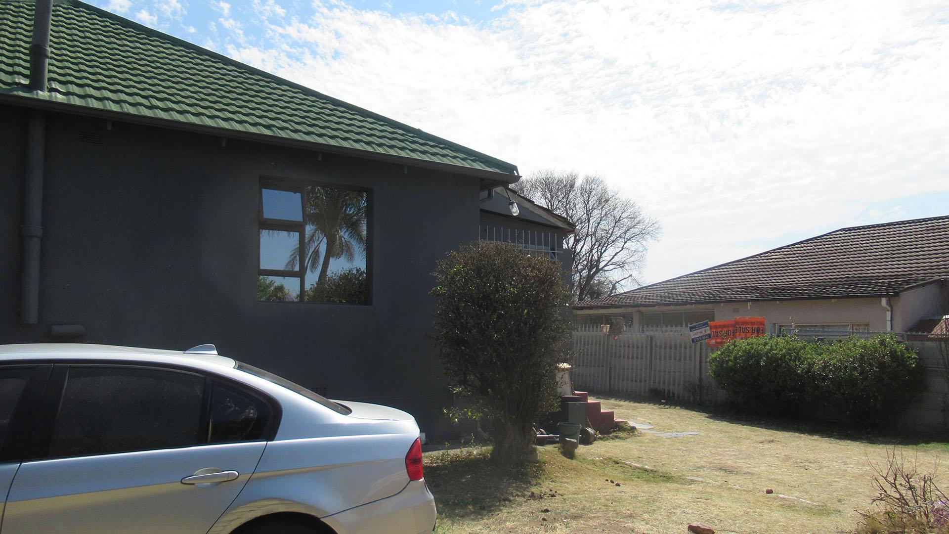 Front View of property in The Hill