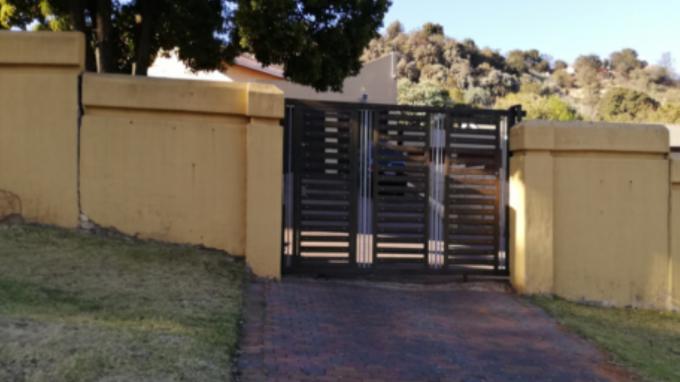 SA Home Loans Sale in Execution 3 Bedroom House for Sale in Naturena - MR647298