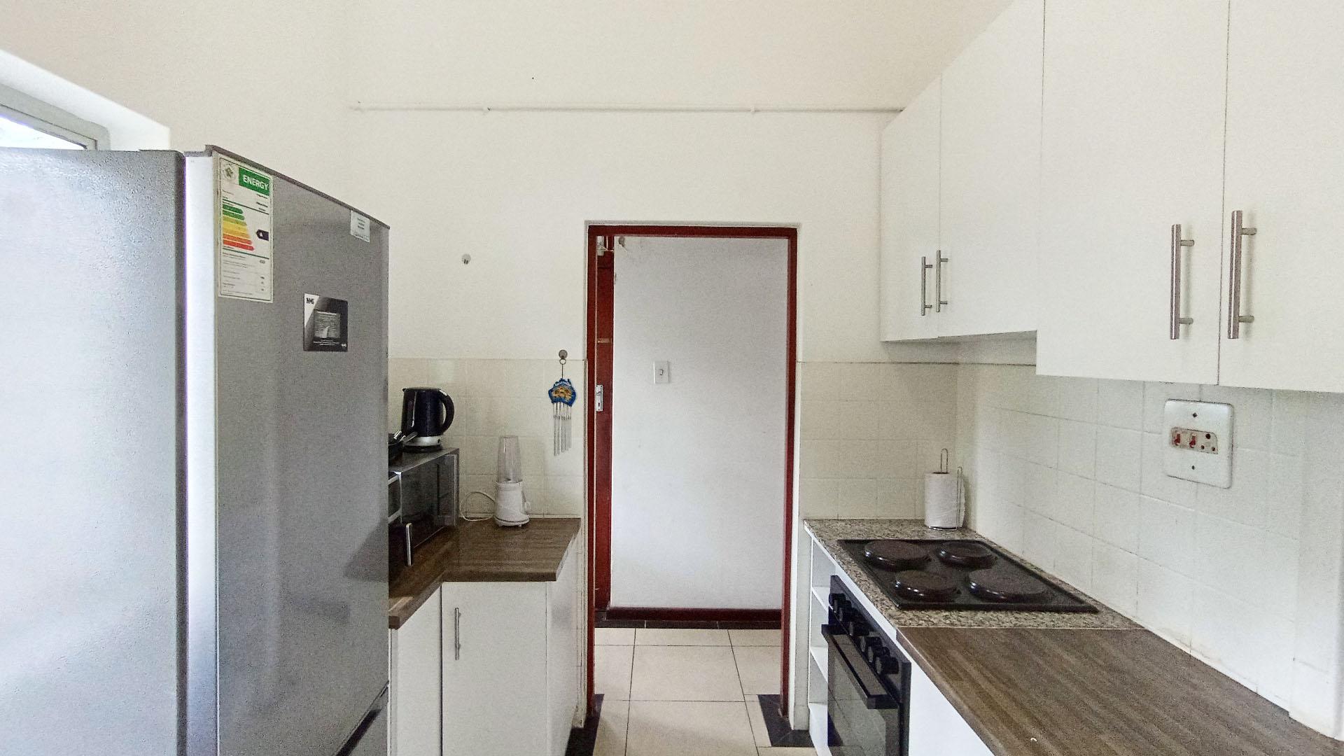 Kitchen - 11 square meters of property in Musgrave