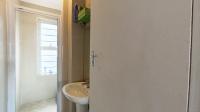 Bathroom 1 - 4 square meters of property in Musgrave
